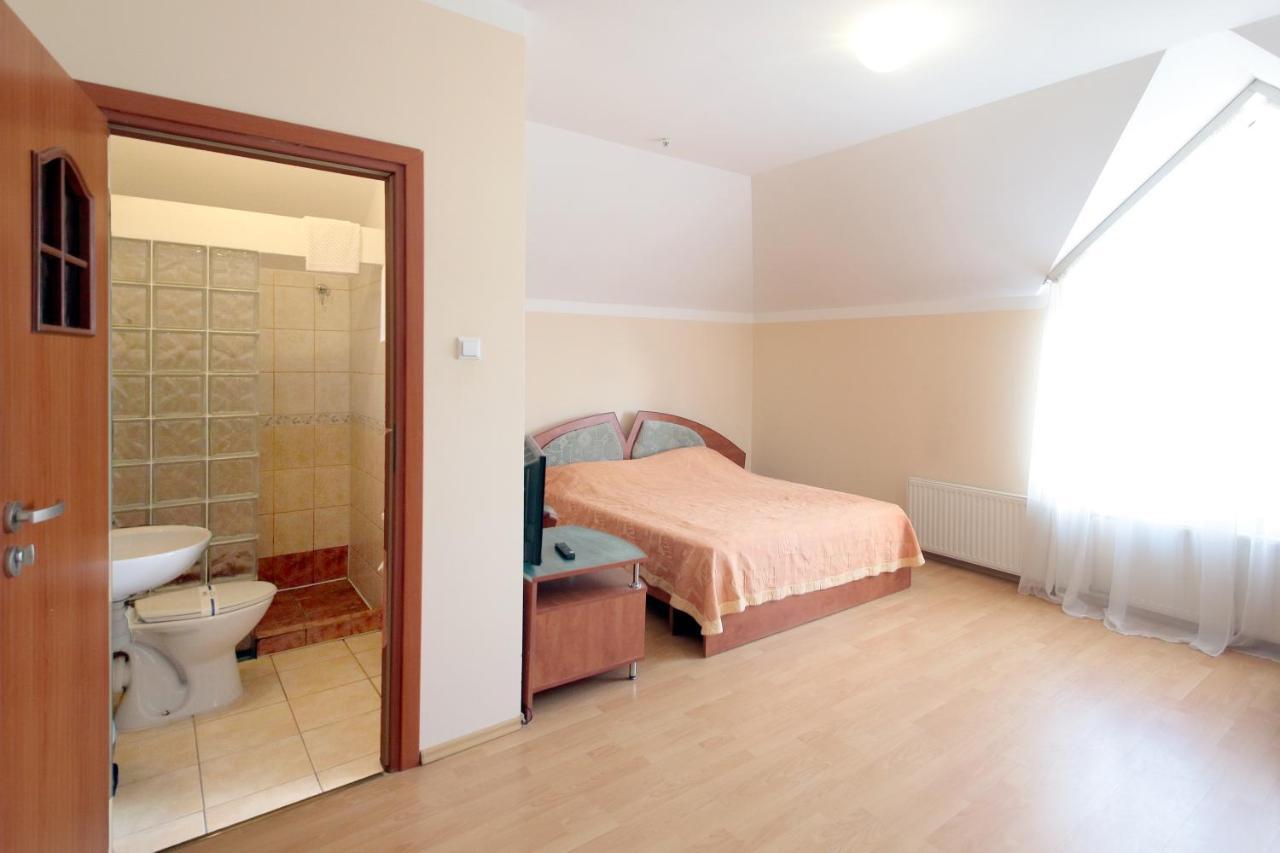 Otel Kook Hotel & Rest Ryasne-Ruske